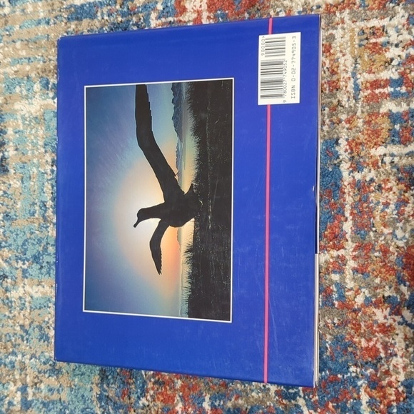 Sally Poncet Antartic Encounter Hardback Book w/Cover - 1995 - Picture 4 of 8